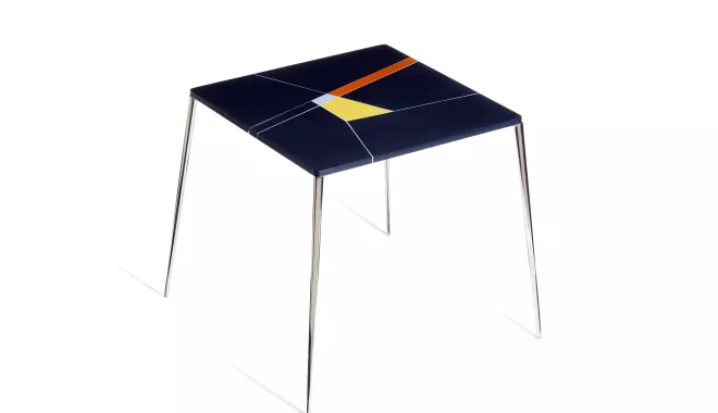 Tzero Table : une collection éco-design faite en HIMACS